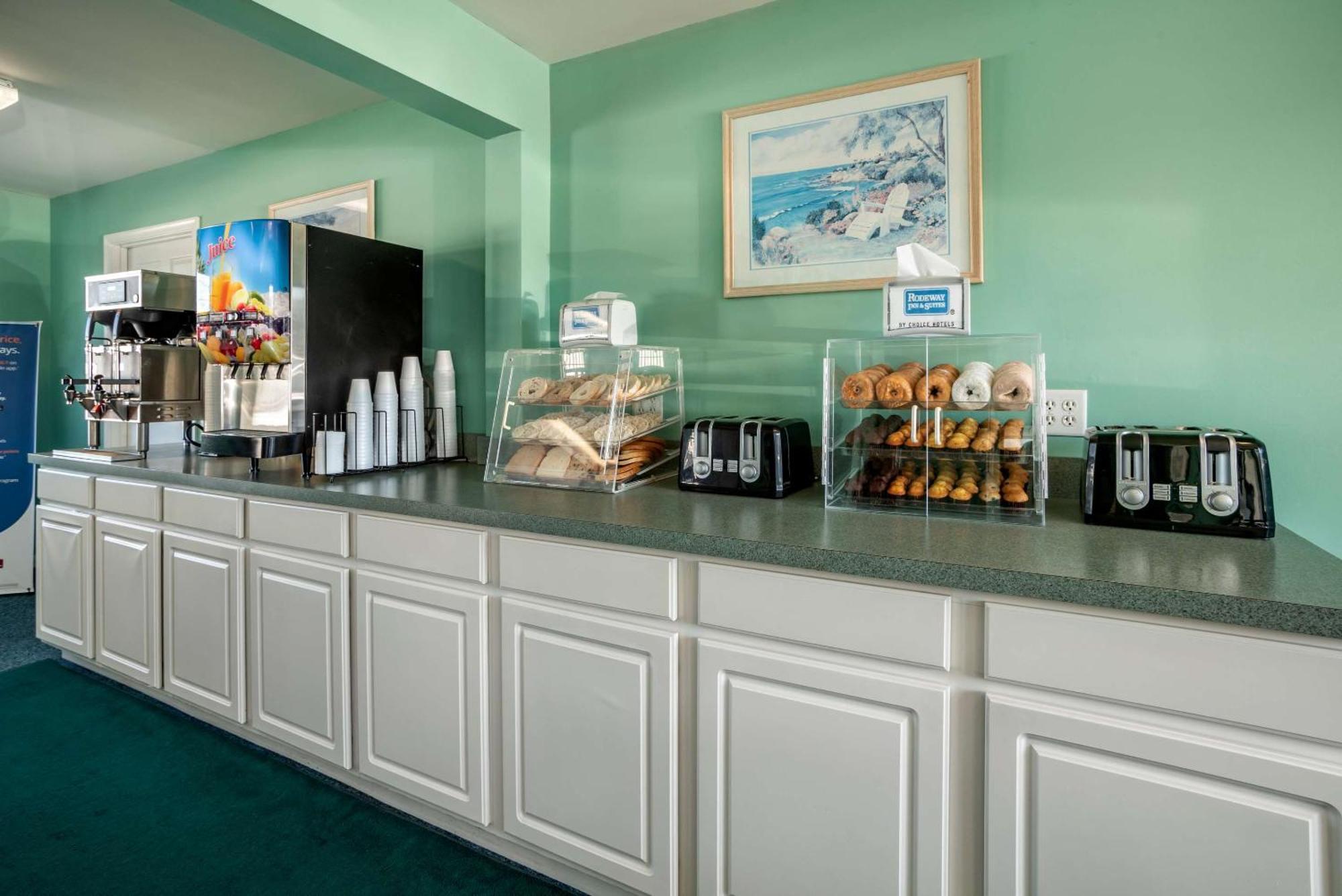 Rodeway Inn & Suites Rehoboth Beach Esterno foto