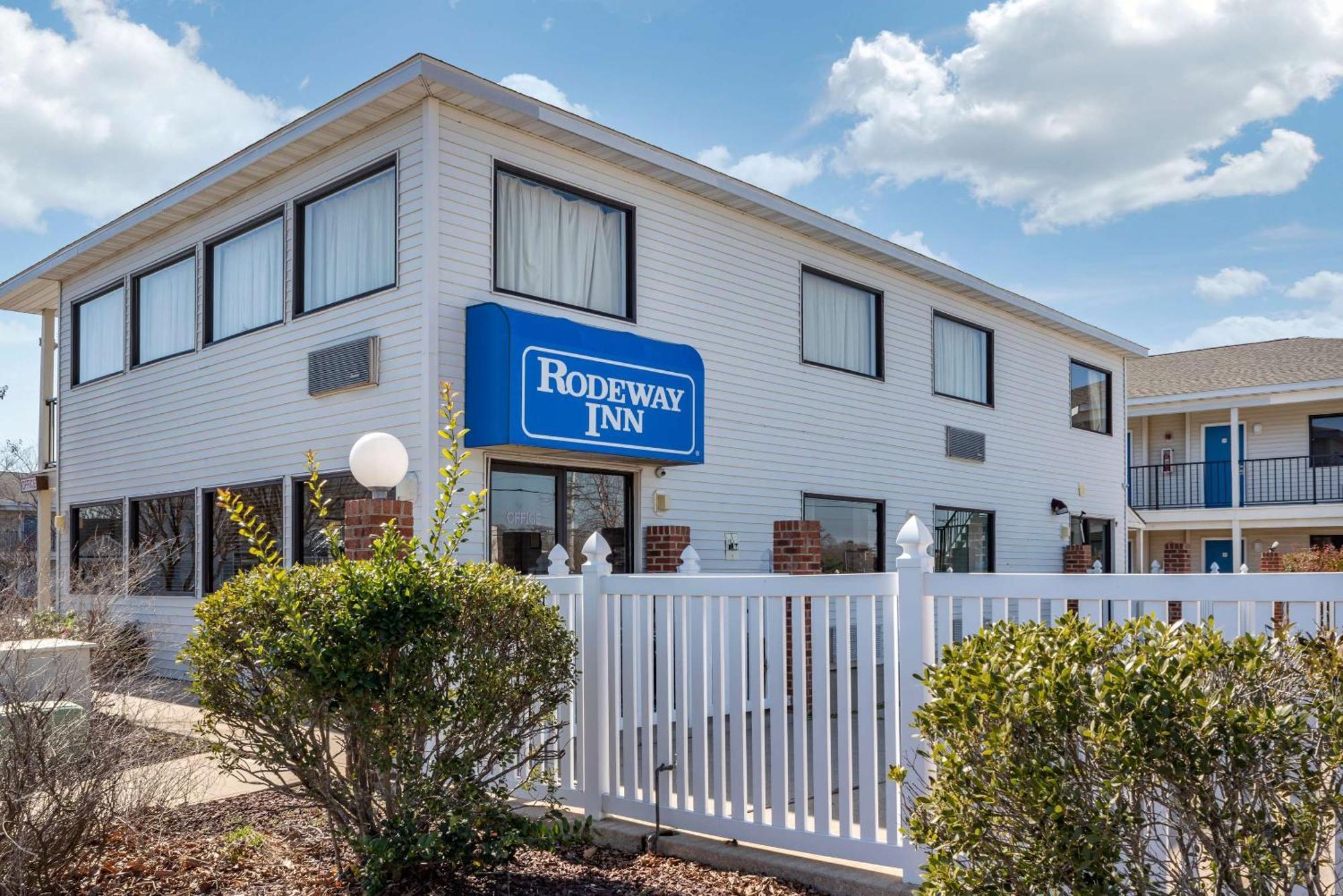 Rodeway Inn & Suites Rehoboth Beach Esterno foto