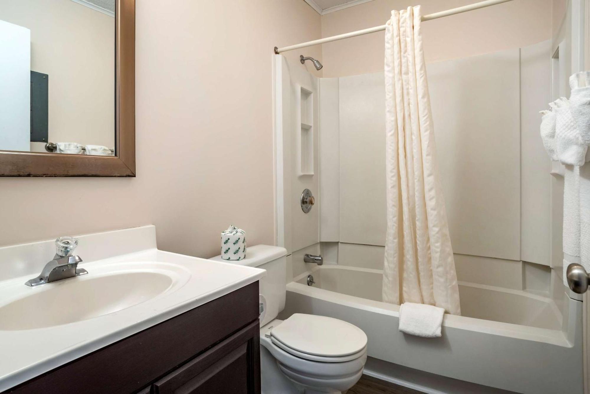 Rodeway Inn & Suites Rehoboth Beach Esterno foto